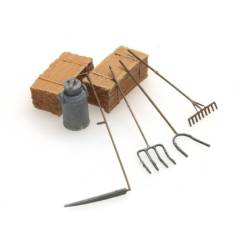 Artitec 387.281 - Outils du fermier : faux, râteau, fourches