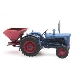 387.347 - Tracteur Ford avec semoir