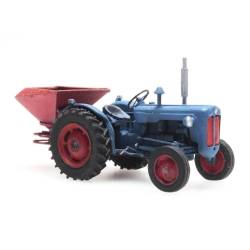 387.347 - Tracteur Ford avec semoir