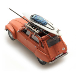 Artitec 387.552 - Planche de surf sur galerie de toit