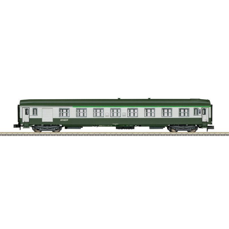 TRIX 18463 - Type B7D Express Train Passenger Car
