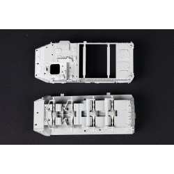 Trumpeter 07456 - M1132 Stryker Engineer Squad Vehicle w/SOB 07456