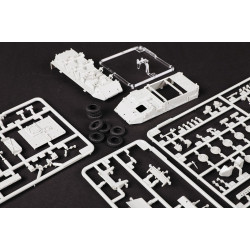 Trumpeter 07456 - Trumpeter: M1132 Stryker Engineer Squad Vehicle w/SOB in 1:72