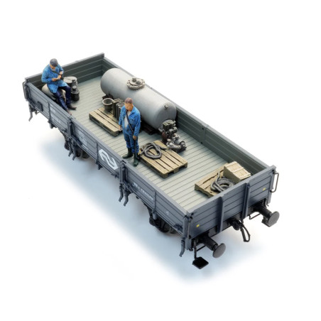 Artitec 28.127 - Cargo: weed sprayer + 2 figures