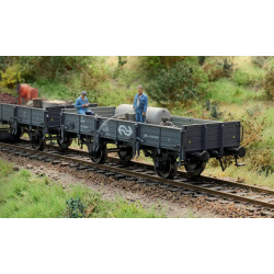 Artitec 28.127 - Cargo: weed sprayer + 2 figures