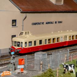 LS Models 10639 - 10639S - AUTORAIL XBD 3943, PICASSO, RED/CREAM, 2ND CLASS, DIGITAL SOUND