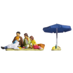 Noch 15599 - Familie beim Picknick