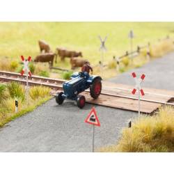 Noch 14303 - St Andrew's Crosses