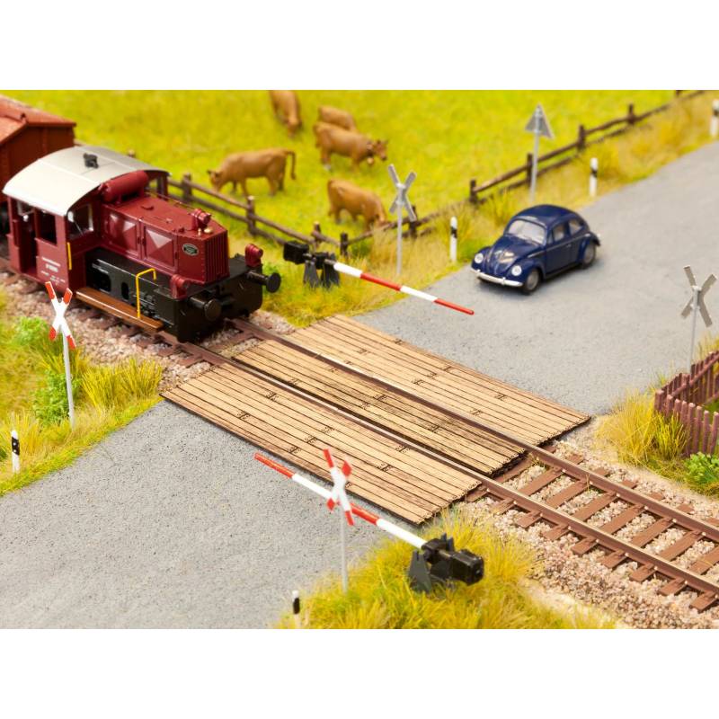 Noch 14305 - Bahnübergang Holzbohlen