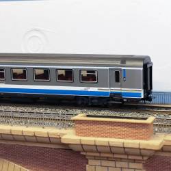 LIMA 309135 - Voiture corail plus 2ècl TER Rhône-Alpes  SNCF - Occasion - neuve