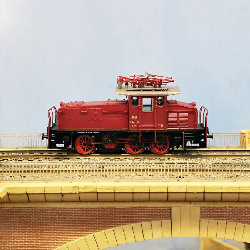 PIKO 51080 - locomotive électrique BR E63 05 de la DB, rouge, échelle H0 - Occasion - neuve