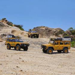 FMS11045RS-YL-SP - 1/10 Land Rover Defender 110 FCX10 Scaler ARTR kit (RS) - Yellow