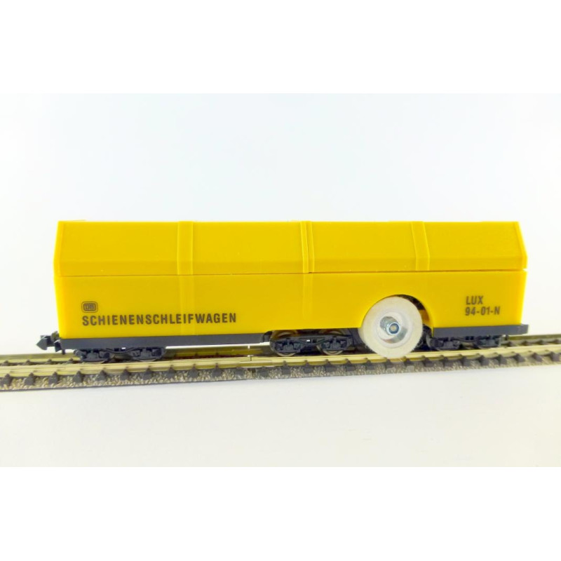 E9470 - N - Wagon nettoyeur avec brosse rotative